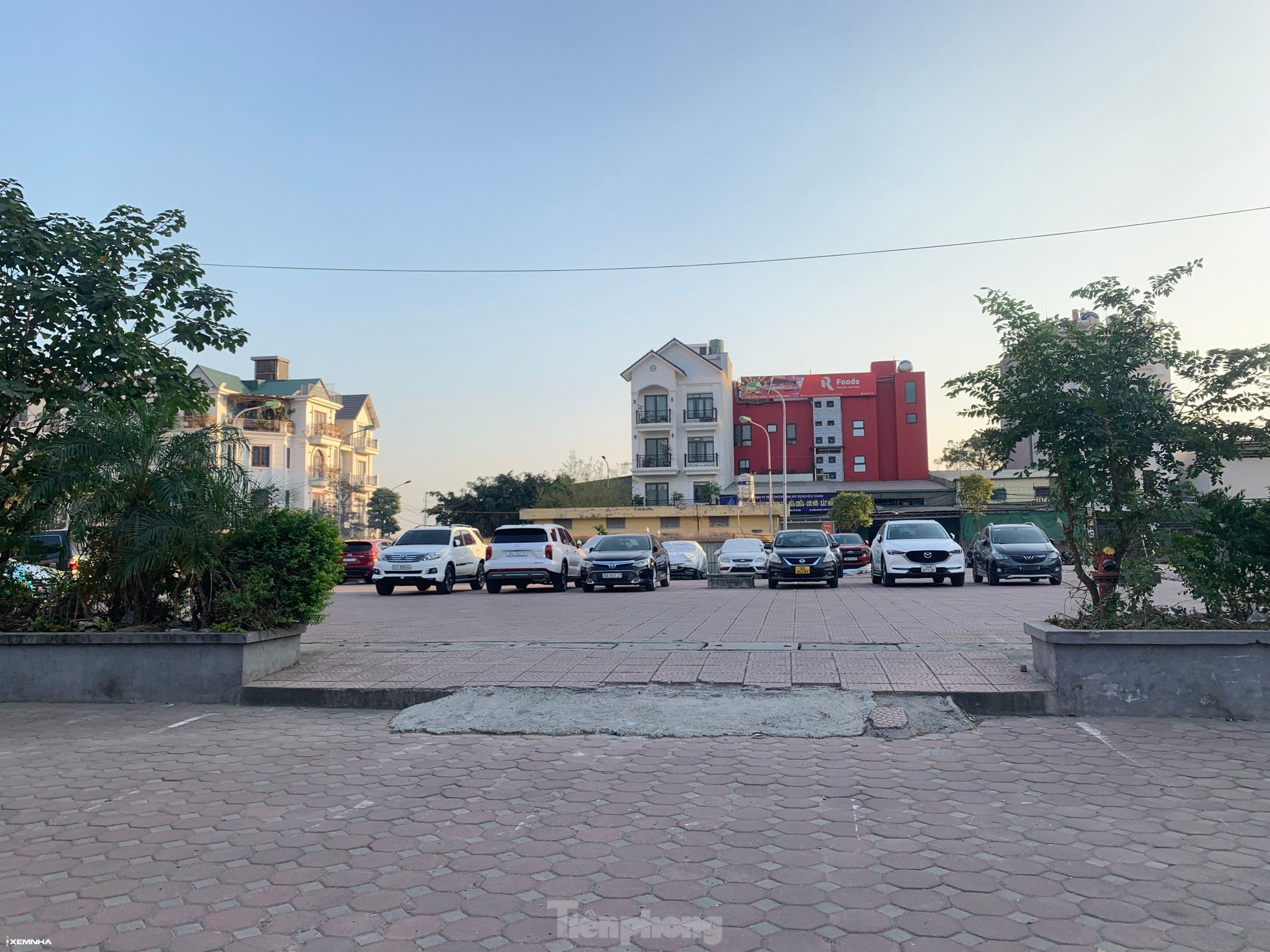 Bãi xe lậu lờ 'lệnh' của chính quyền, ngang nhiên tồn tại ở Hà Nội - ảnh 3