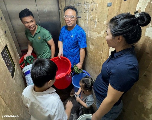 Cư dân sống thấp thỏm trong cao ốc không đảm bảo phòng cháy - ảnh 3
