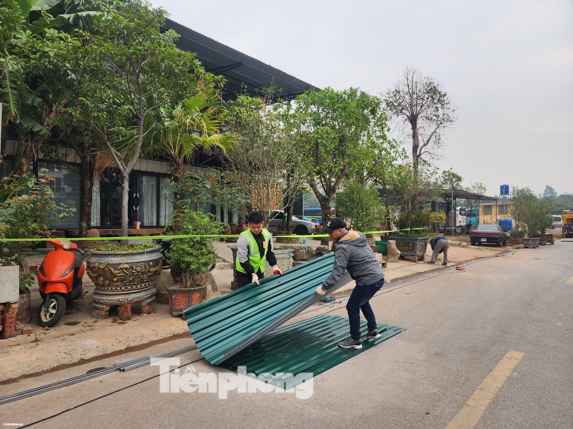 Di dời tài sản tại dự án đất bị lấn chiếm rộng hơn 4.000m2 ở Hoàng Mai - ảnh 8