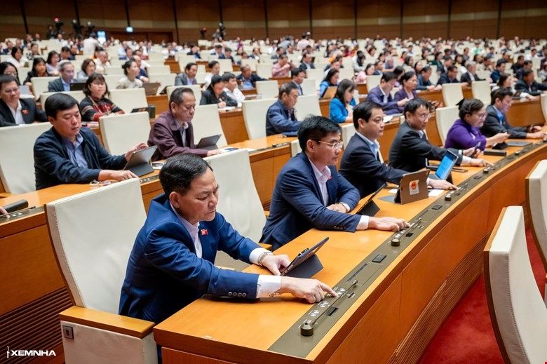 Hôm nay, Quốc hội quyết việc đầu tư đường sắt tốc độ cao và bế mạc Kỳ họp thứ 8 - ảnh 1