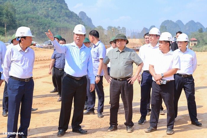 Thủ tướng: Hoàn thành 2 tuyến cao tốc tại Cao Bằng-Lạng Sơn ngay trong 2025 - ảnh 9