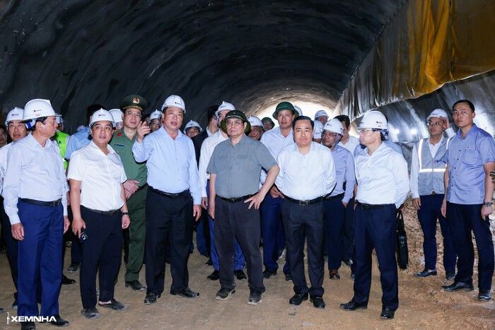 Thủ tướng: Hoàn thành 2 tuyến cao tốc tại Cao Bằng-Lạng Sơn ngay trong 2025 - ảnh 11