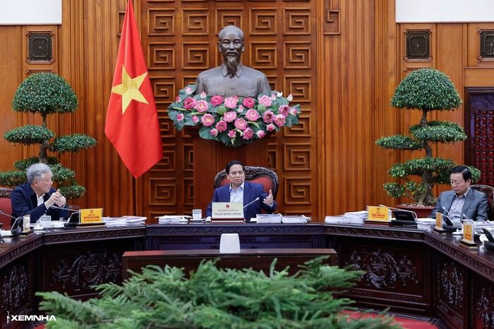 Thủ tướng: Xây dựng hệ thống đường sắt đô thị tại Hà Nội và TPHCM theo hướng hiện đại - ảnh 2