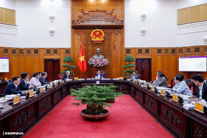 Thủ tướng: Xây dựng hệ thống đường sắt đô thị tại Hà Nội và TPHCM theo hướng hiện đại - ảnh 3