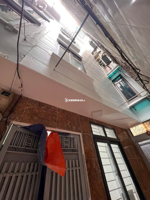 Bán nhà 5 tầng Đê La Thành Cầu Giấy DT 25m2 giá 4,95 tỷ