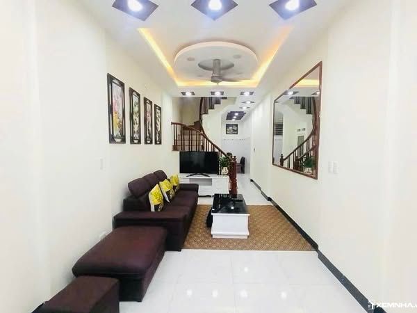 Bán nhà 5 tầng Lĩnh Nam Hoàng Mai DT 33m² giá 5 tỷ