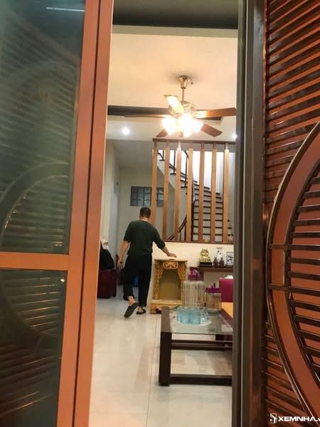 Cho thuê nhà 5 tầng Đội Cấn Ba Đình DT 25m2 giá 13 triệu / tháng