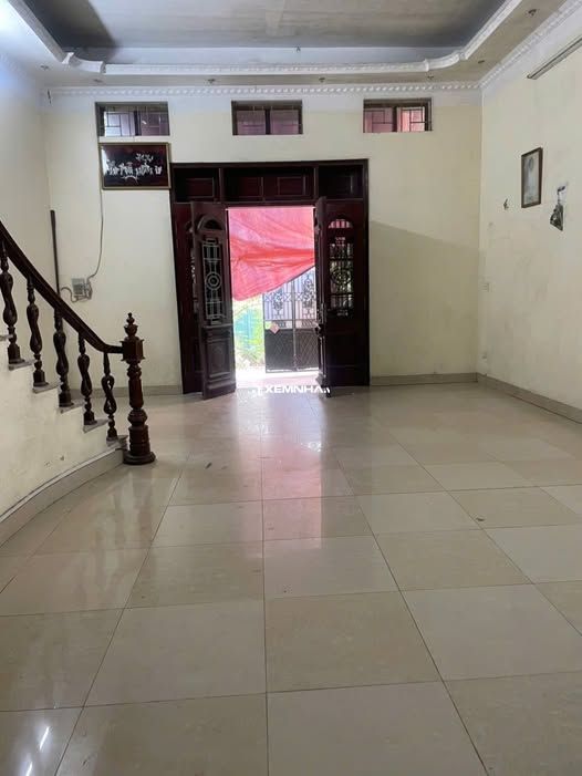 Cho thuê nhà 4 tầng Bằng Liệt Hoàng Mai DT 95m2 giá 18 triệu / tháng