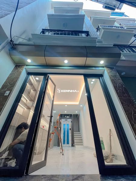 Bán nhà 5 tầng Xuân La Cầu Giấy DT 25 giá 5,5 tỷ