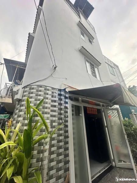 Cho thuê nhà nguyên căn Phú Thuận Quận 7 DT 3 giá 8 triệu / tháng