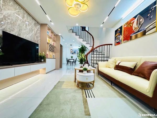 Cho thuê nhà 4 tầng Hoàng Hoa Thám Ba Đình DT 45m2 giá 16 triệu / tháng