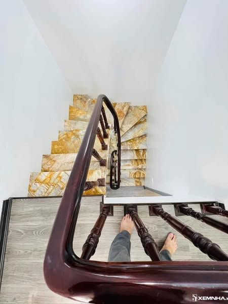 Cho thuê nhà 5 tầng Gốc Đề Hoàng Mai DT 32m2 giá 10 triệu / tháng