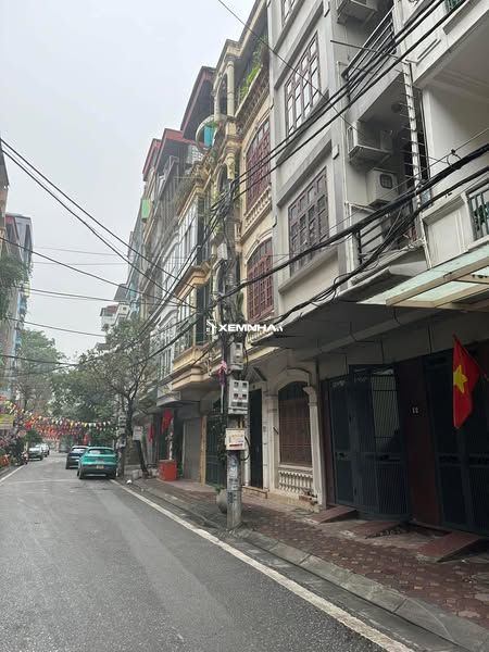 Bán nhà 5 tầng Hoàng Quốc Việt Cầu Giấy DT 69 giá 18.6 tỷ