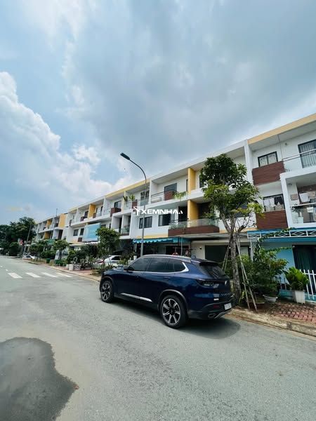 Bán nhà shophouse Trống cho tôi 9 DT 75 giá 9.5 tỷ