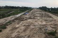 Nhà thầu chậm tiến độ cao tốc Cần Thơ - Cà Mau sẽ bị cấm làm dự án của Bộ GTVT trên toàn quốc