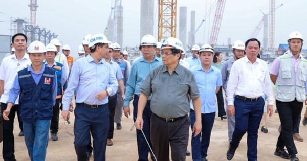 Thủ tướng Phạm Minh Chính thị sát dự án sân bay Long Thành